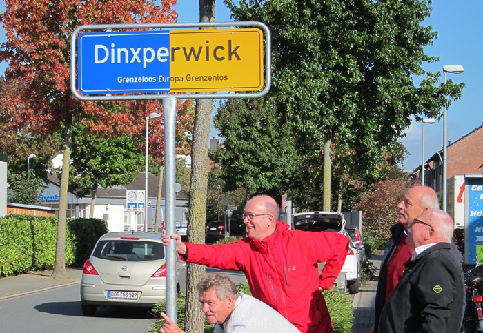 „Dinxperwick“: Ein grenzüberschreitendes Ortsschild