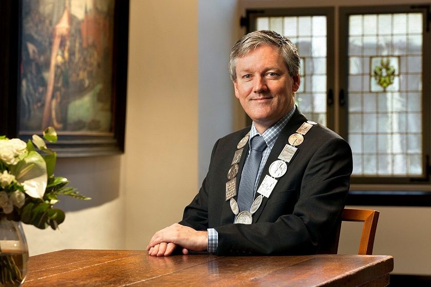 Burgemeester Venlo: “Mensen uit de regio vliegen graag vanaf Weeze”