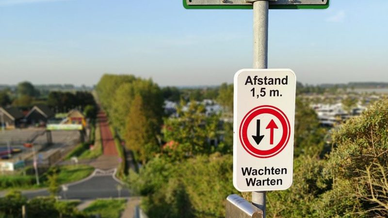 Schild Niederlande Abstandsregelung