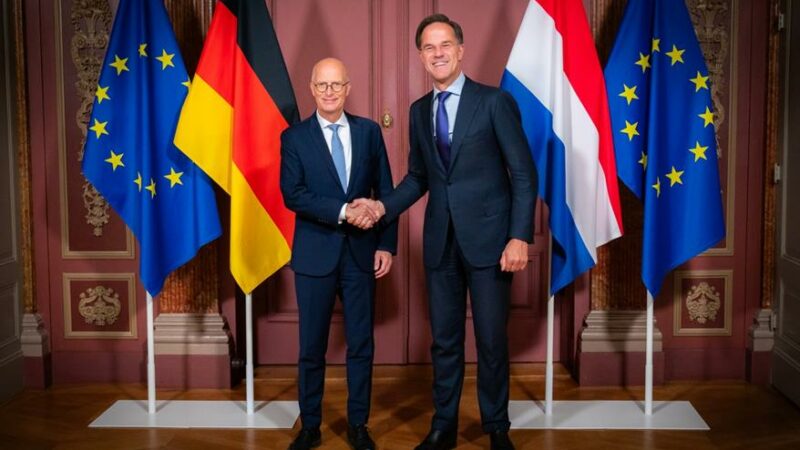 Bundesratspräsident Tschentscher wurde vom niederländischen Ministerpräsidenten Mark Rutte empfangen. Foto: Senatskanzlei Hamburg