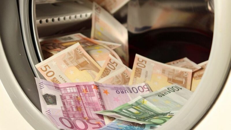 Symbolbild Kriminelles Geld Niederlande
