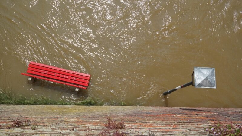 Symbolbild Hochwasserschutz Arcen