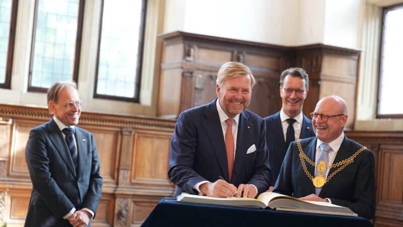 König Willem-Alexander und Hendrik Wüst