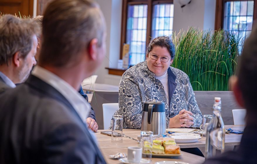 Die Europaabgeordnete Lena Düpont (EVP) besuchte die EUREGIO. Foto: Gemeente Losser